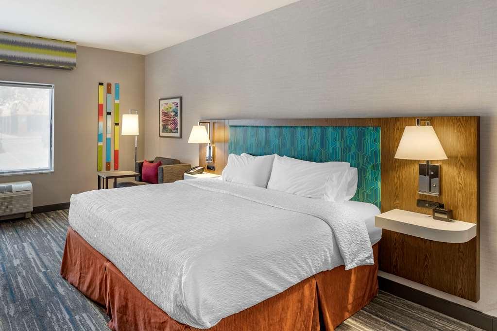Hampton Inn Fort Collins Room photo